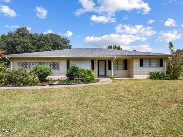 1388 Hwy 743, Opelousas, LA 70570