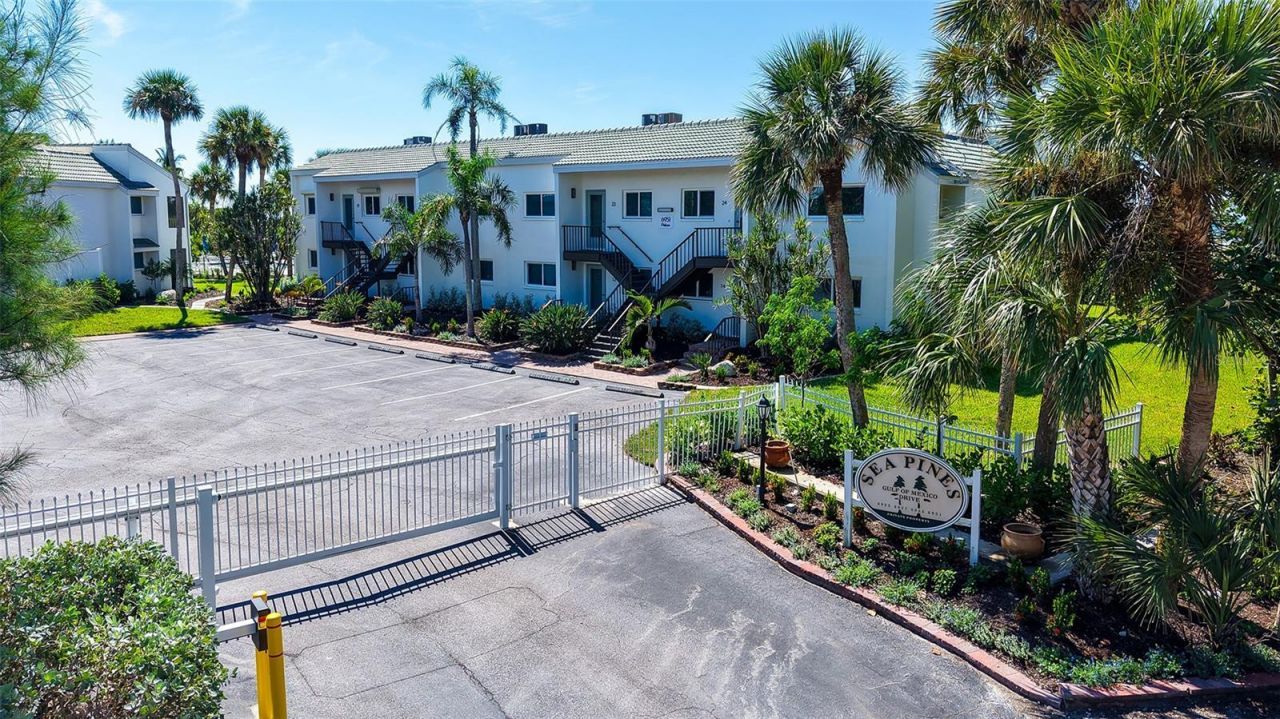 6951 Gulf Of Mexico Drive, Unit 14, Longboat Key, FL 34228 Photo