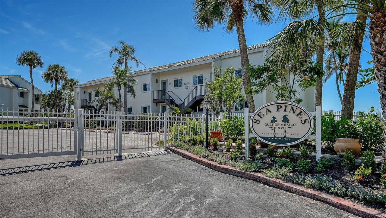 6951 Gulf Of Mexico Drive, Unit 14, Longboat Key, FL 34228 Photo