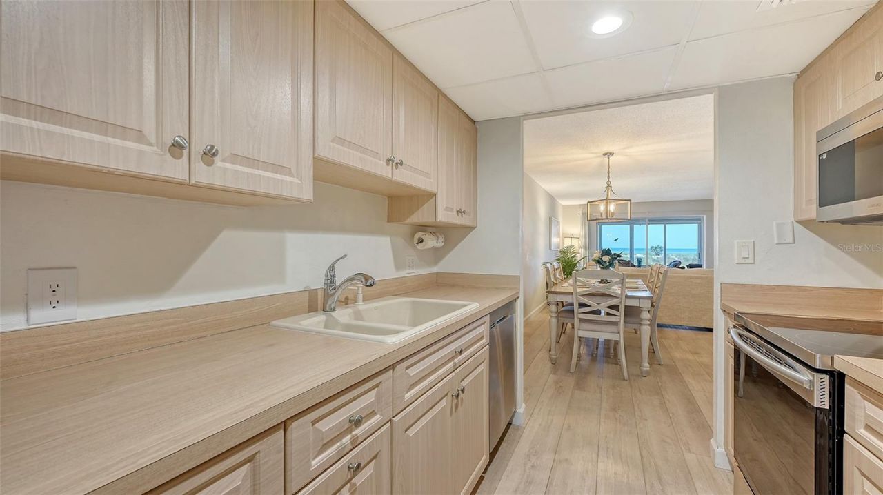 6951 Gulf Of Mexico Drive, Unit 14, Longboat Key, FL 34228 Photo