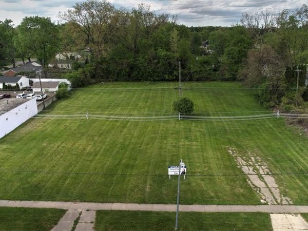 27480 5 MILE Road, Livonia, MI 48154