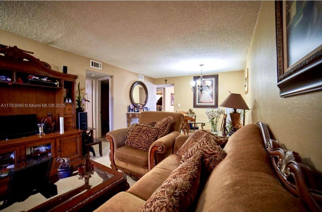1380 W 41st St, Unit 102, Hialeah, FL 33012 Photo