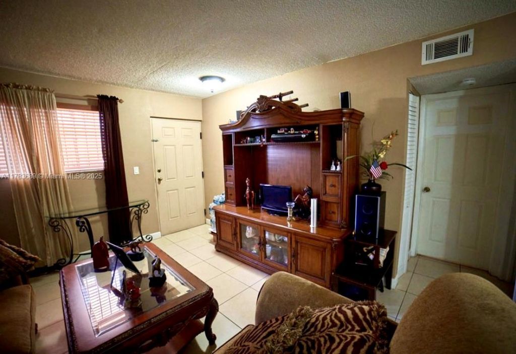 1380 W 41st St, Unit 102, Hialeah, FL 33012 Photo