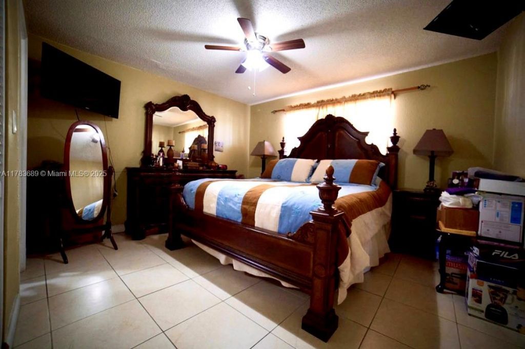 1380 W 41st St, Unit 102, Hialeah, FL 33012 Photo