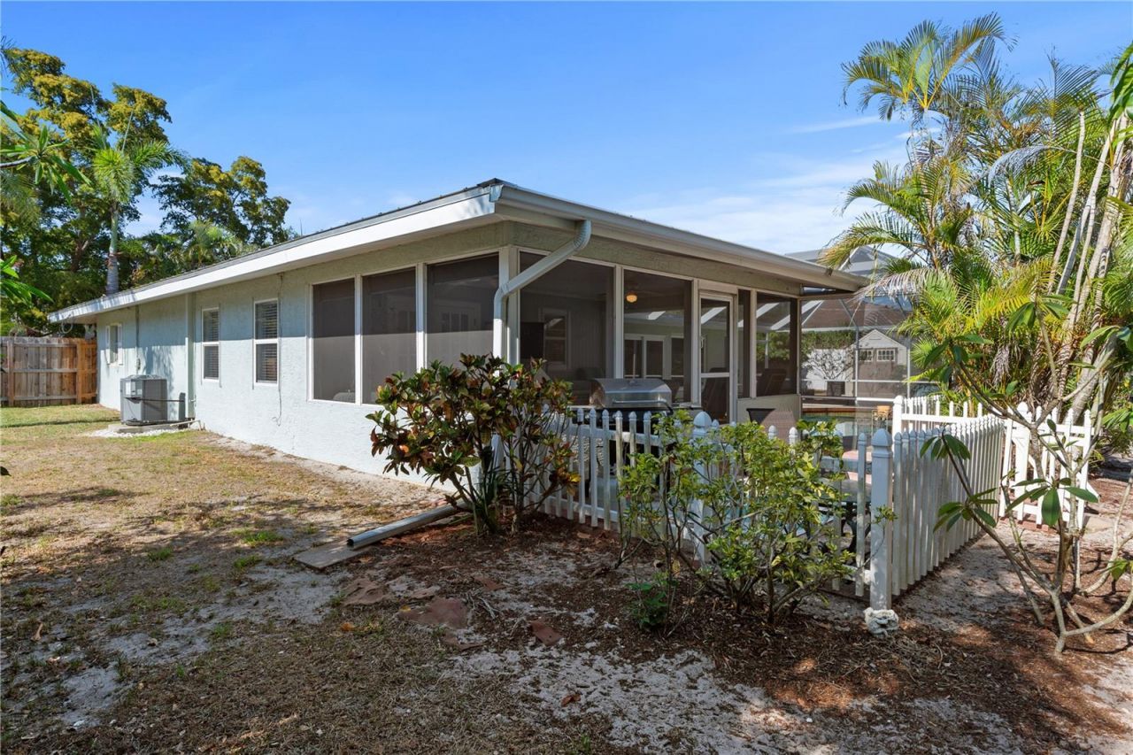 7860 Holiday Drive, Sarasota, FL 34231 Photo