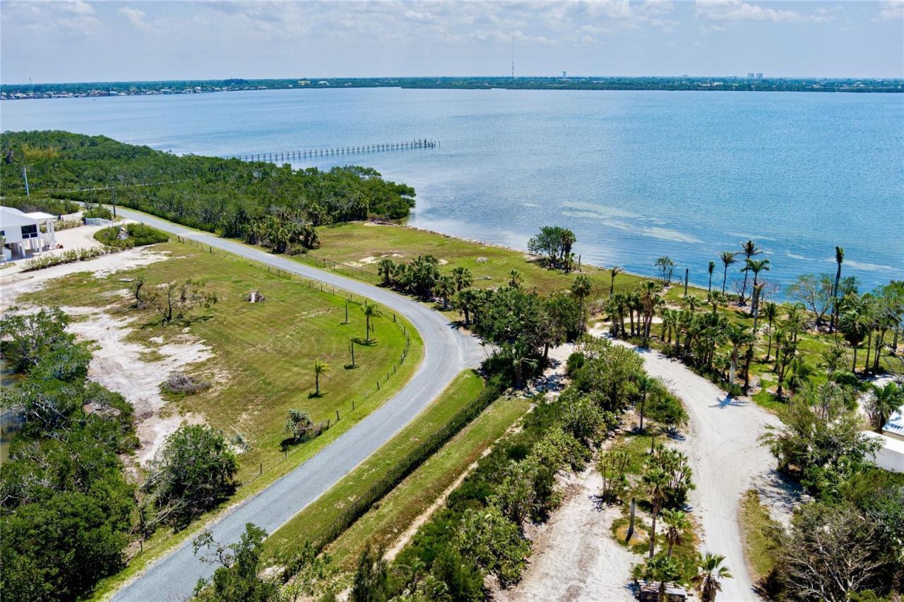 285 Horseshoe Loop Road, Terra Ceia, FL 34250 Photo