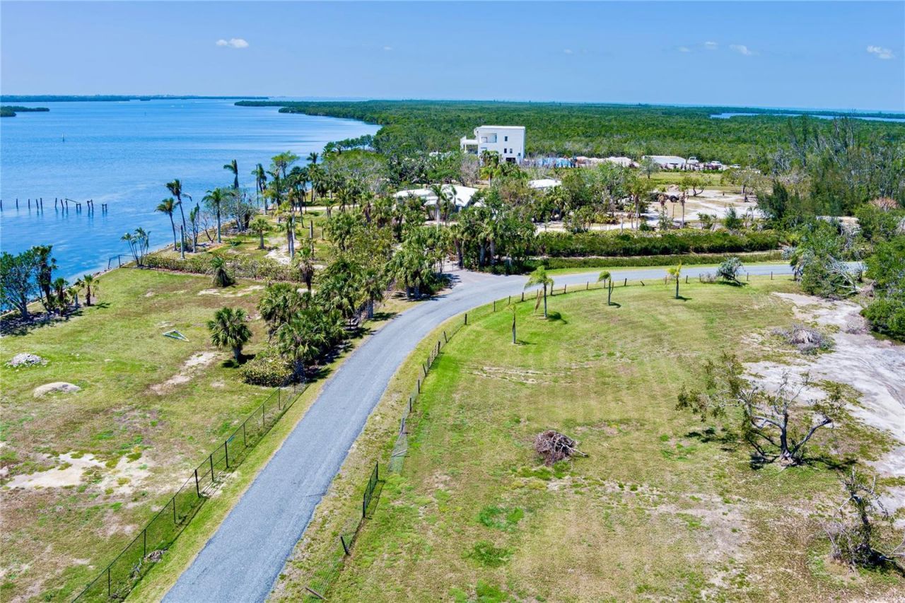 285 Horseshoe Loop Road, Terra Ceia, FL 34250 Photo