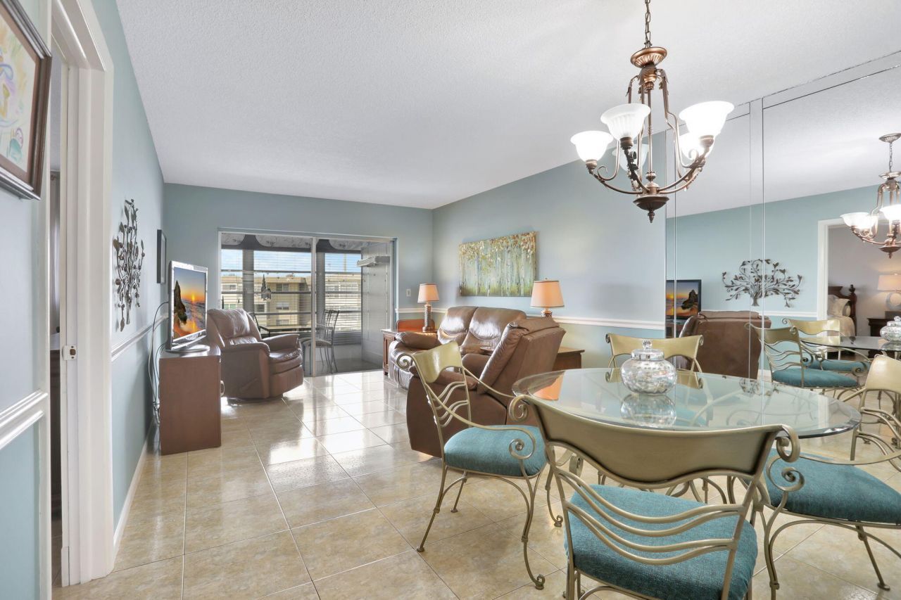 3051 NW 46th Avenue, Unit 406, Lauderdale Lakes, FL 33313 Photo