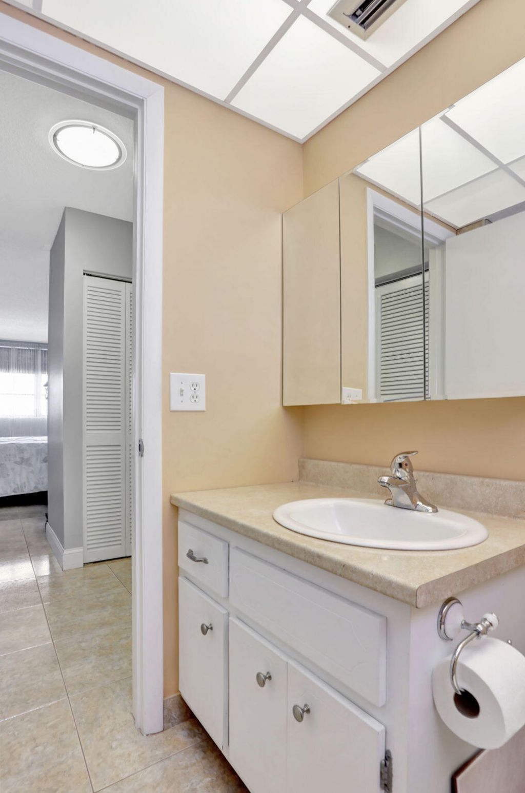 3051 NW 46th Avenue, Unit 406, Lauderdale Lakes, FL 33313 Photo