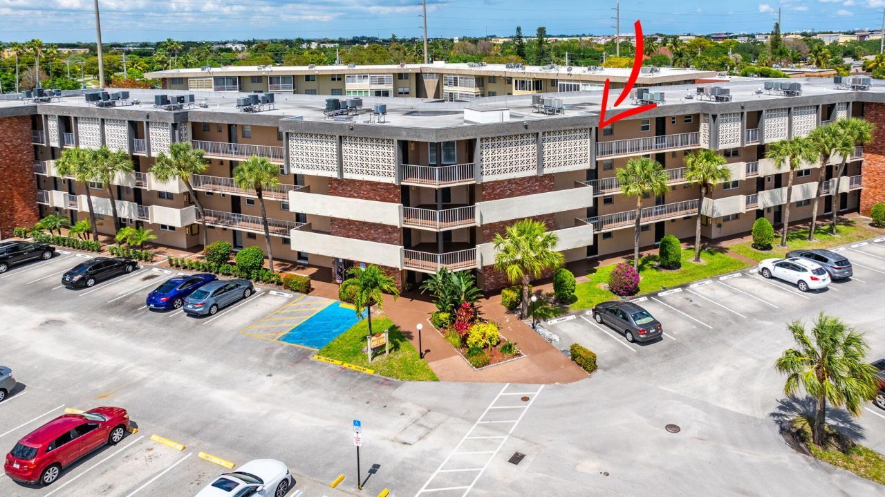 3051 NW 46th Avenue, Unit 406, Lauderdale Lakes, FL 33313 Photo