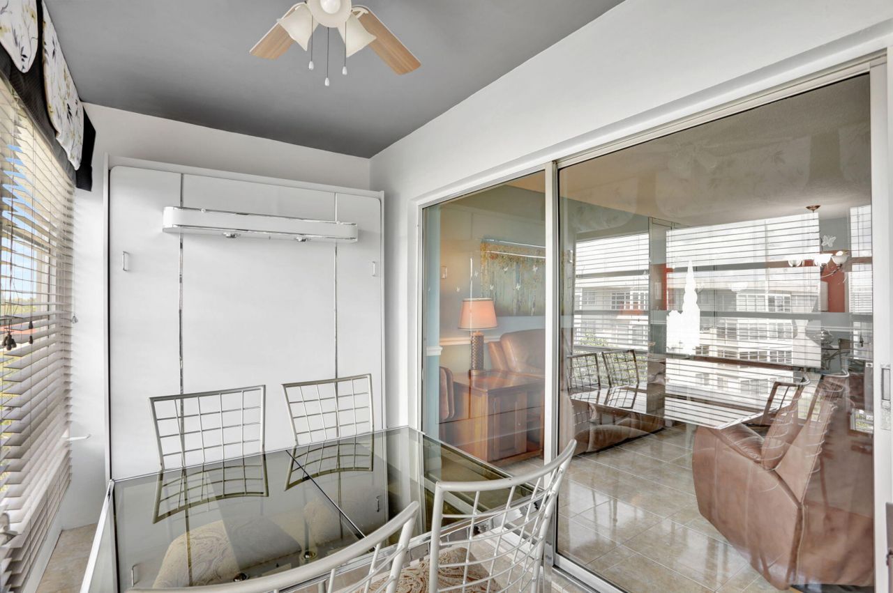 3051 NW 46th Avenue, Unit 406, Lauderdale Lakes, FL 33313 Photo