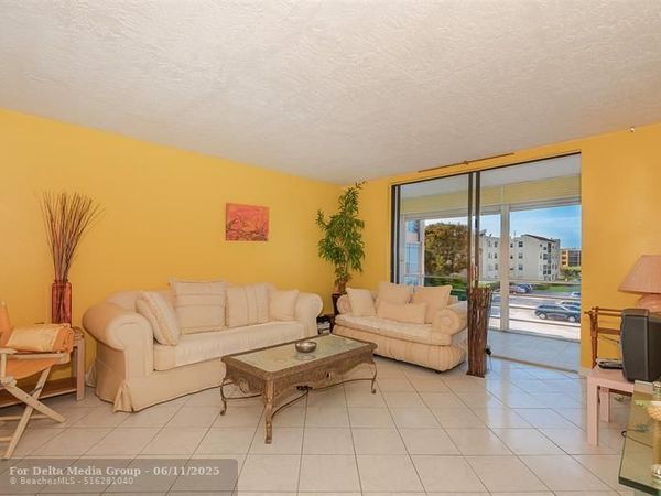 2861 Somerset Dr, Unit 317, Lauderdale Lakes, FL 33311