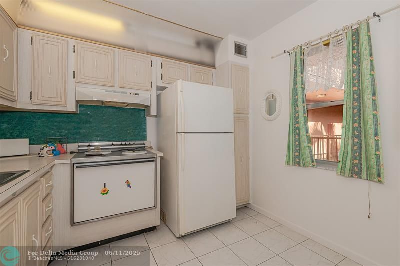 2861 Somerset Drive, Unit 317, Lauderdale Lakes, FL 33311 Photo