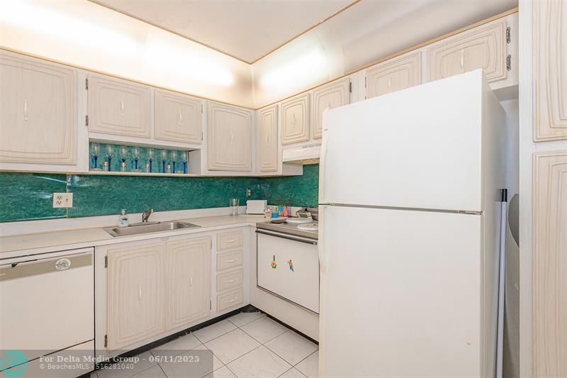 2861 Somerset Drive, Unit 317, Lauderdale Lakes, FL 33311 Photo