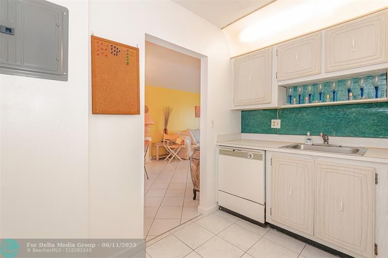 2861 Somerset Drive, Unit 317, Lauderdale Lakes, FL 33311 Photo