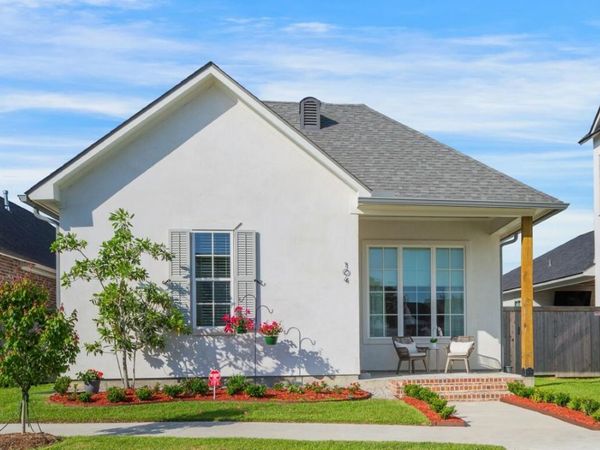 104 Oak Village Drive, Scott, LA 70583