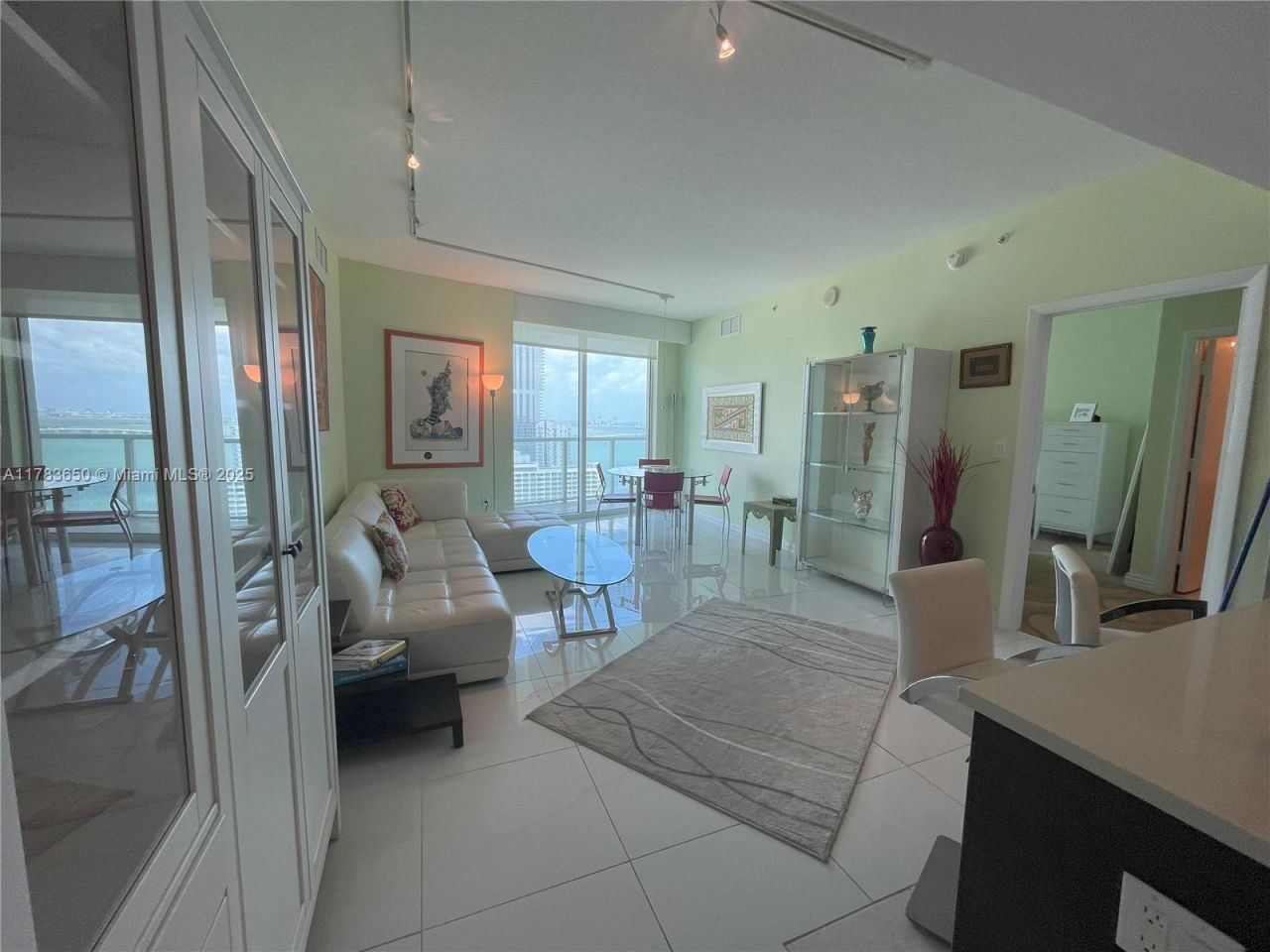 1900 N Bayshore Dr, Unit 2404, Miami, FL 33132 Photo