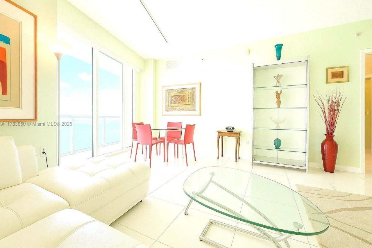1900 N Bayshore Dr, Unit 2404, Miami, FL 33132 Photo