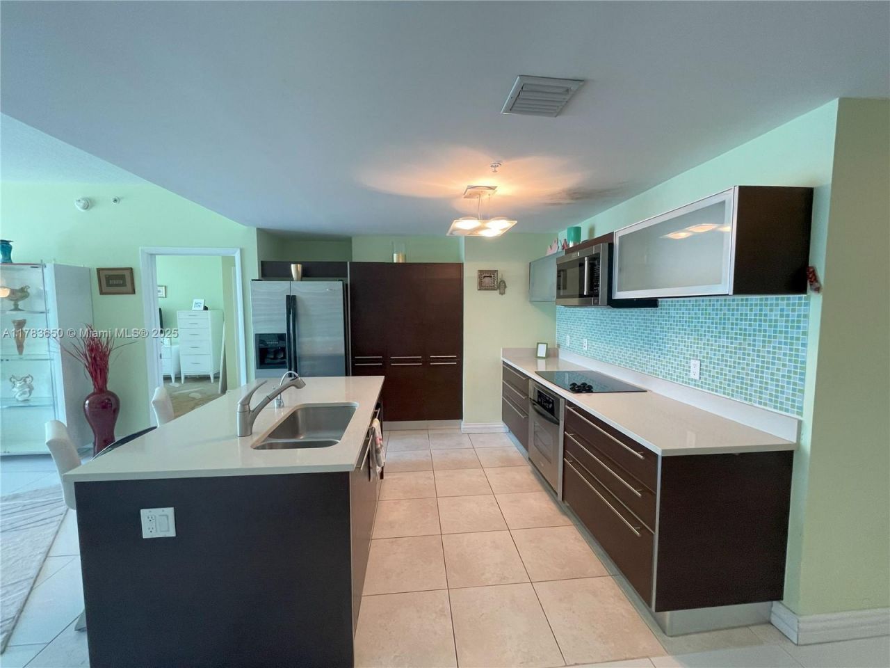 1900 N Bayshore Dr, Unit 2404, Miami, FL 33132 Photo