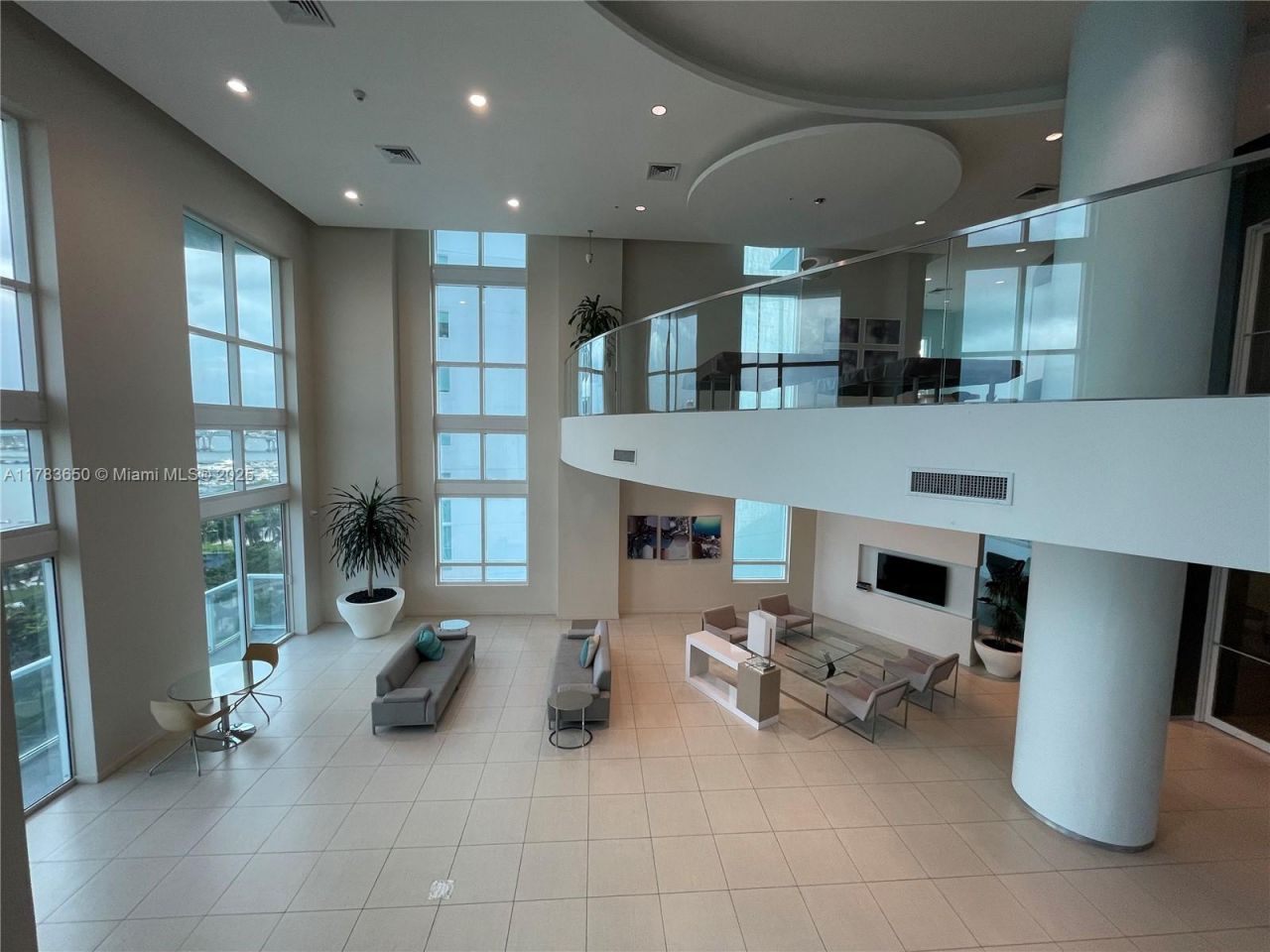 1900 N Bayshore Dr, Unit 2404, Miami, FL 33132 Photo