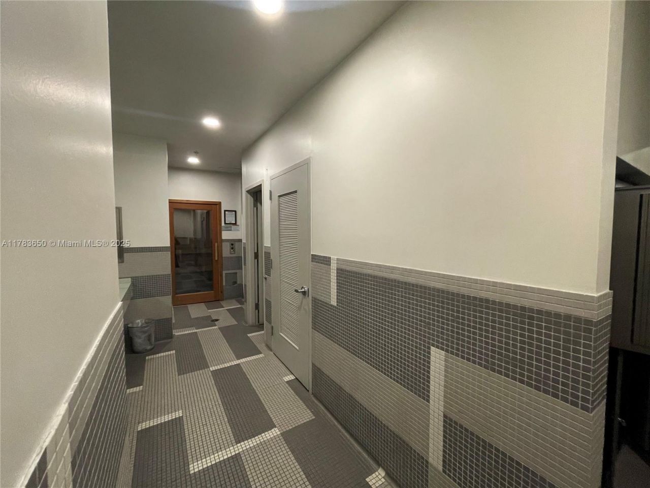 1900 N Bayshore Dr, Unit 2404, Miami, FL 33132 Photo