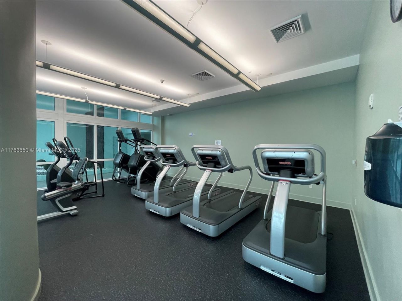 1900 N Bayshore Dr, Unit 2404, Miami, FL 33132 Photo