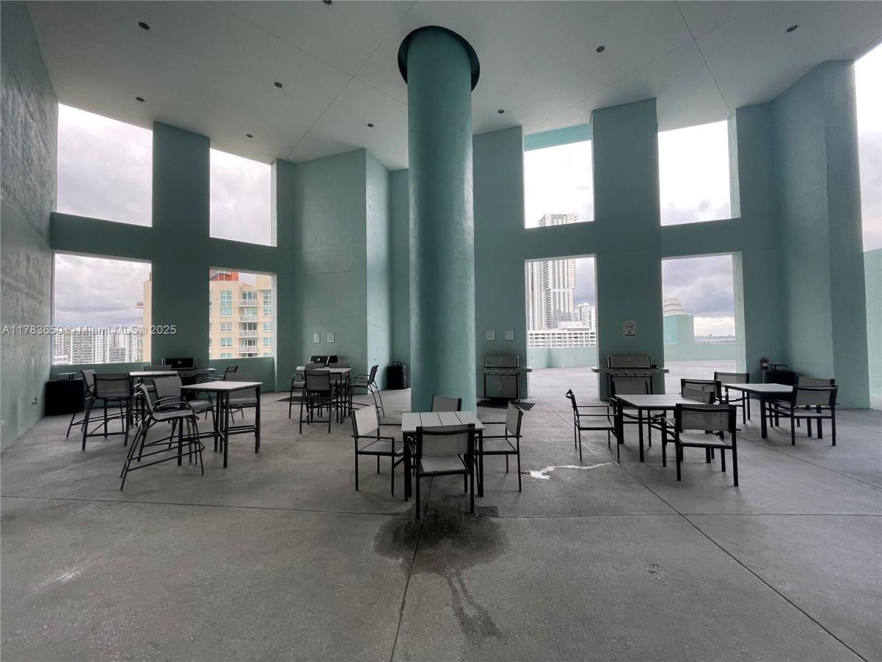 1900 N Bayshore Dr, Unit 2404, Miami, FL 33132 Photo