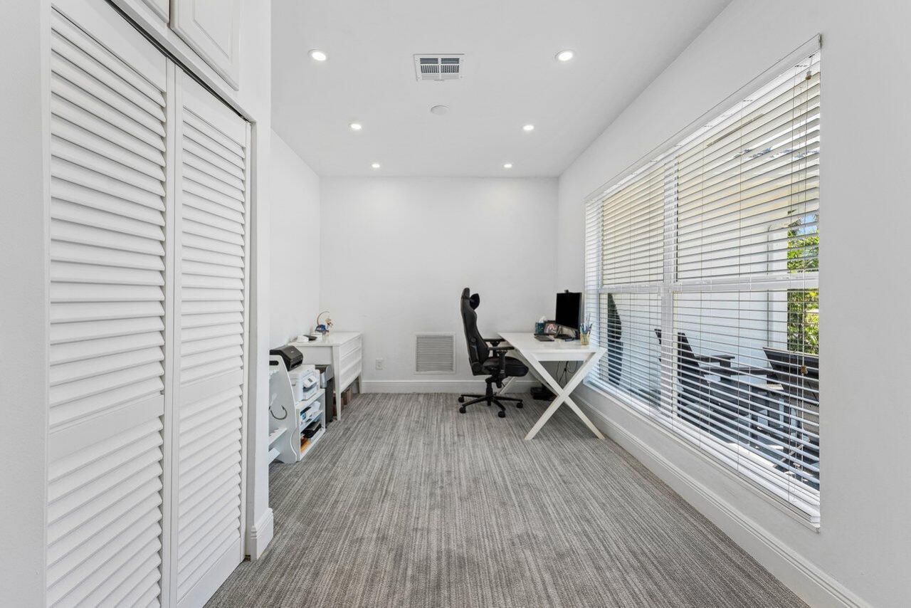 7700 NE Spanish Trail Court, Boca Raton, FL 33487 Photo