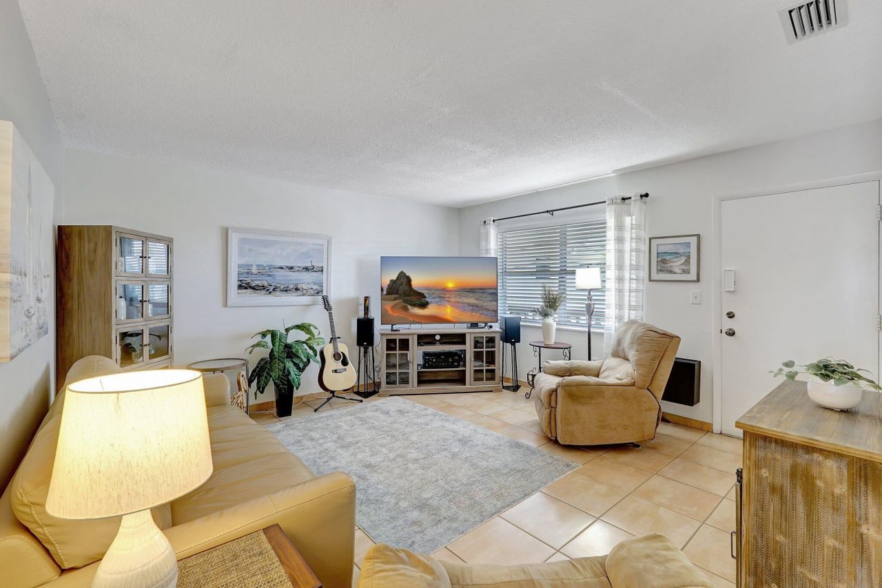 16790 NE 14th Avenue, Unit 310, Miami, FL 33162 Photo