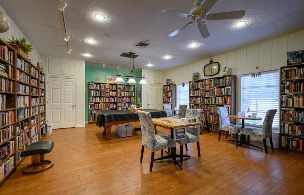 1300 N Portofino Drive, Unit 205, Sarasota, FL 34242 Photo