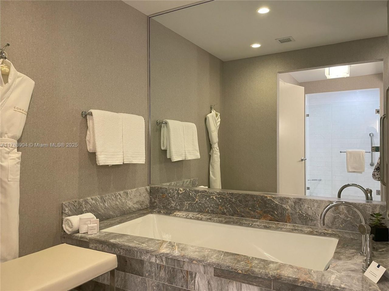 551 N Fort Lauderdale Beach Blvd, Unit H1403, Fort Lauderdale, FL 33304 Photo