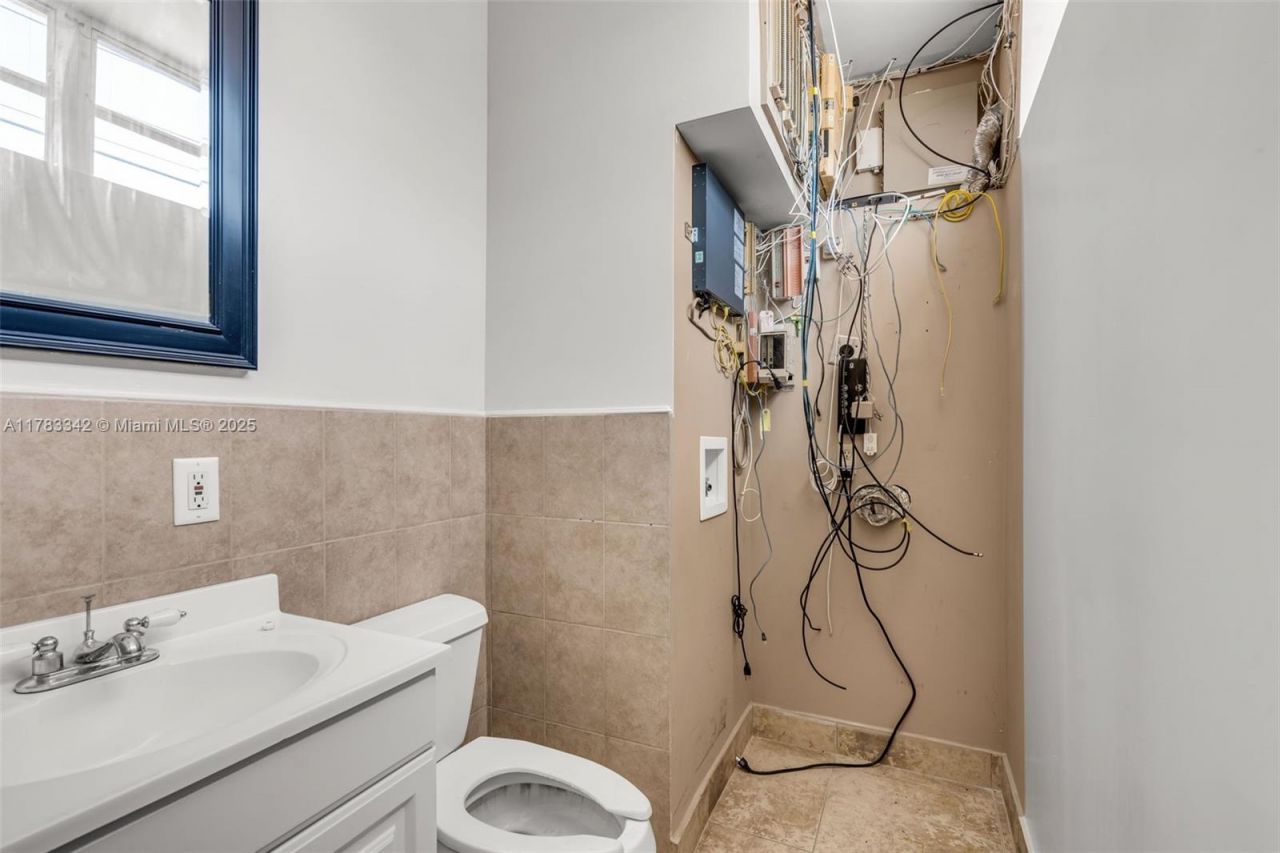 3816 Hollywood Blvd, Unit 2, Hollywood, FL 33021 Photo