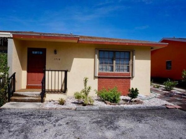 1716 Barton Court, Lake Worth Beach, FL 33460