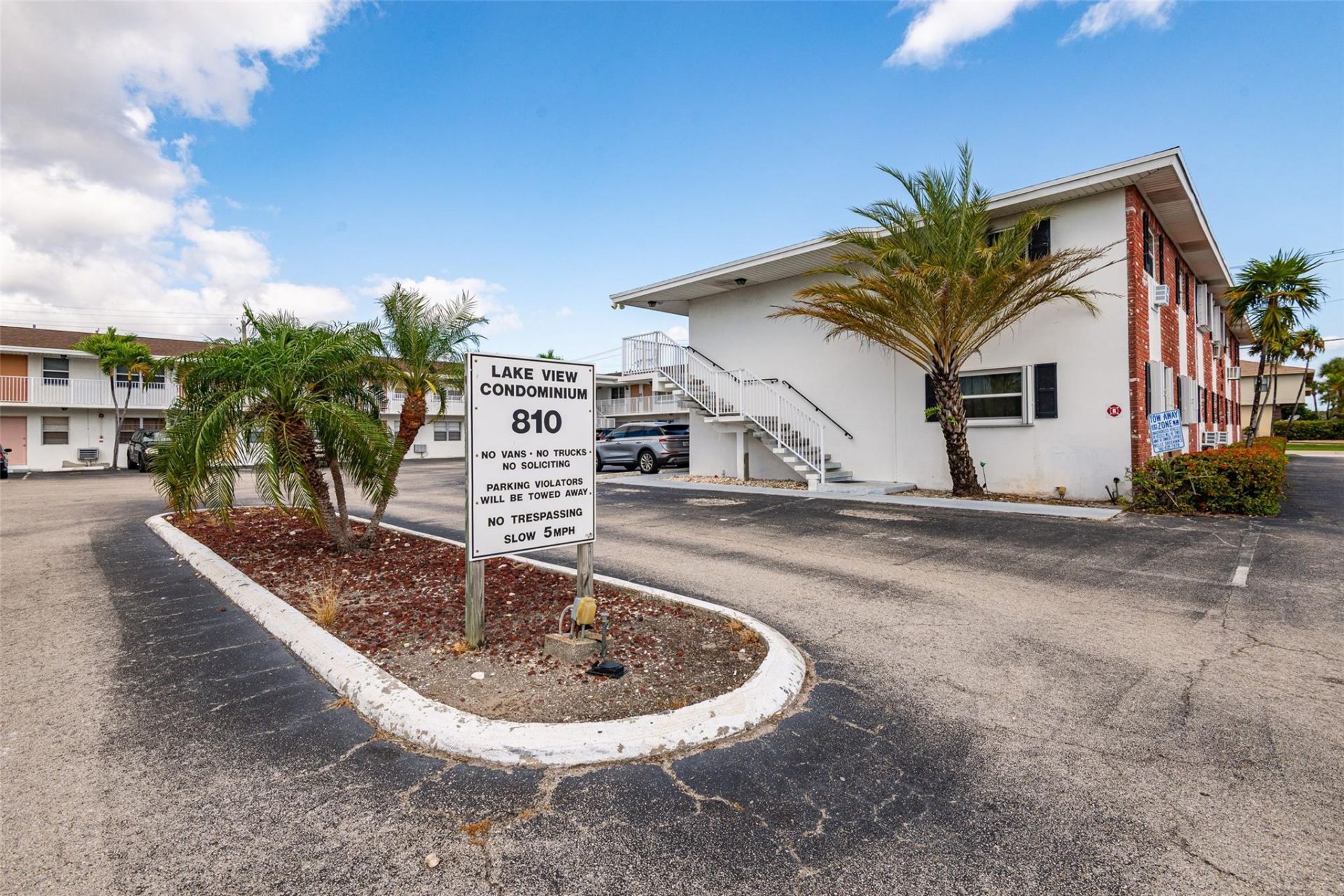 810 Lake Shore Drive, Unit 25, West Palm Beach, FL 33403 Photo