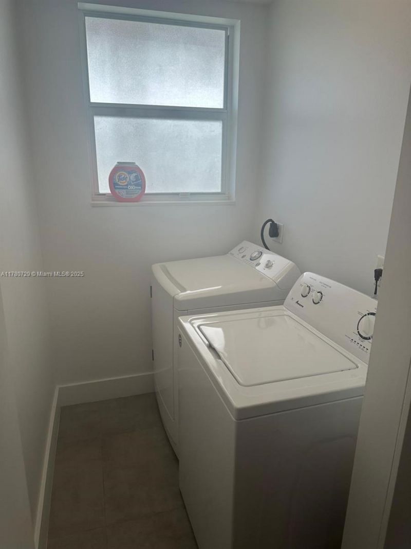 555 E Dania Beach Blvd, Unit 4, Dania Beach, FL 33004 Photo