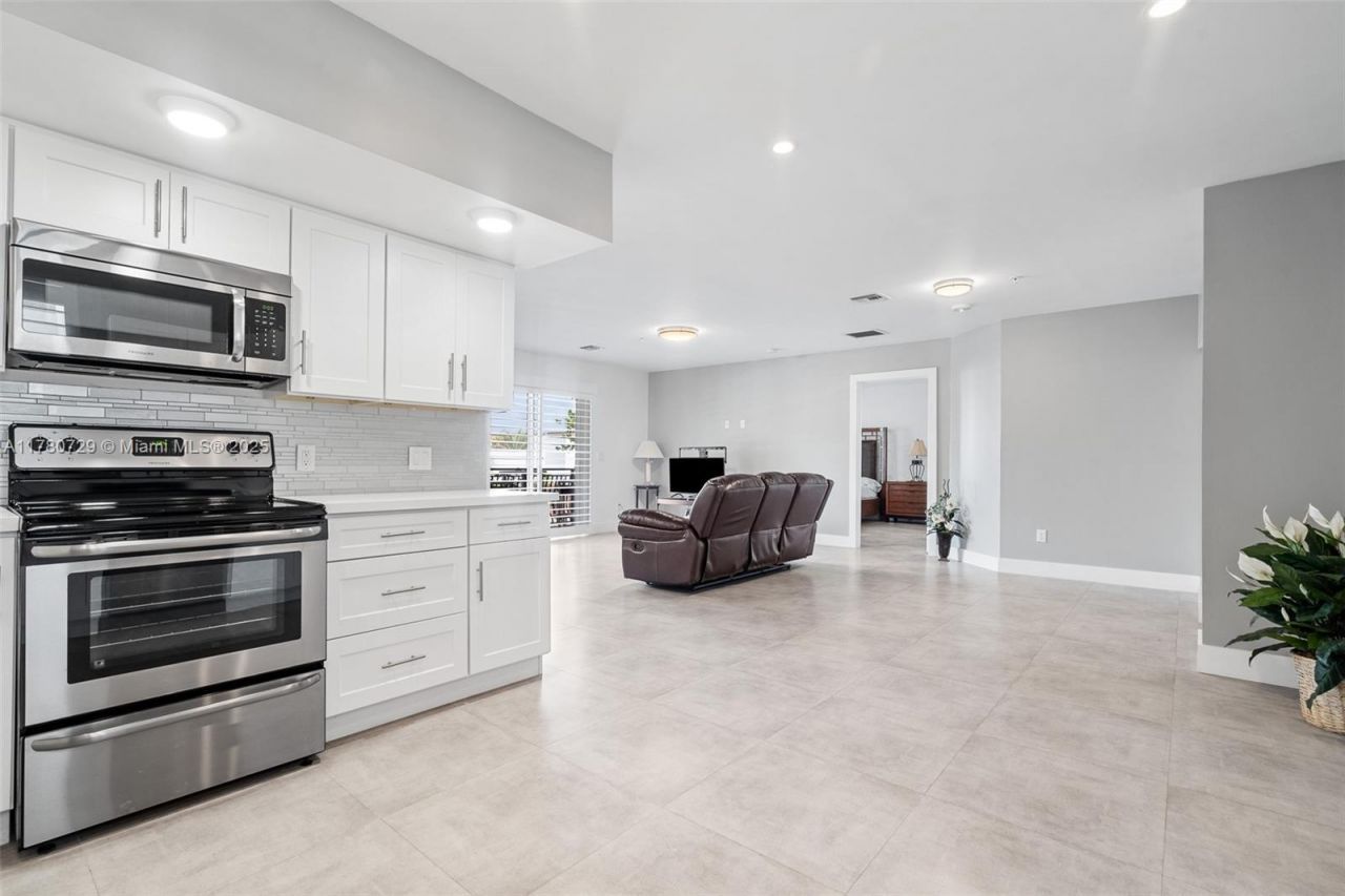 555 E Dania Beach Blvd, Unit 4, Dania Beach, FL 33004 Photo
