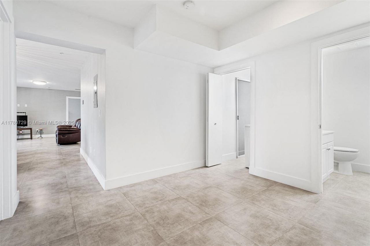 555 E Dania Beach Blvd, Unit 4, Dania Beach, FL 33004 Photo