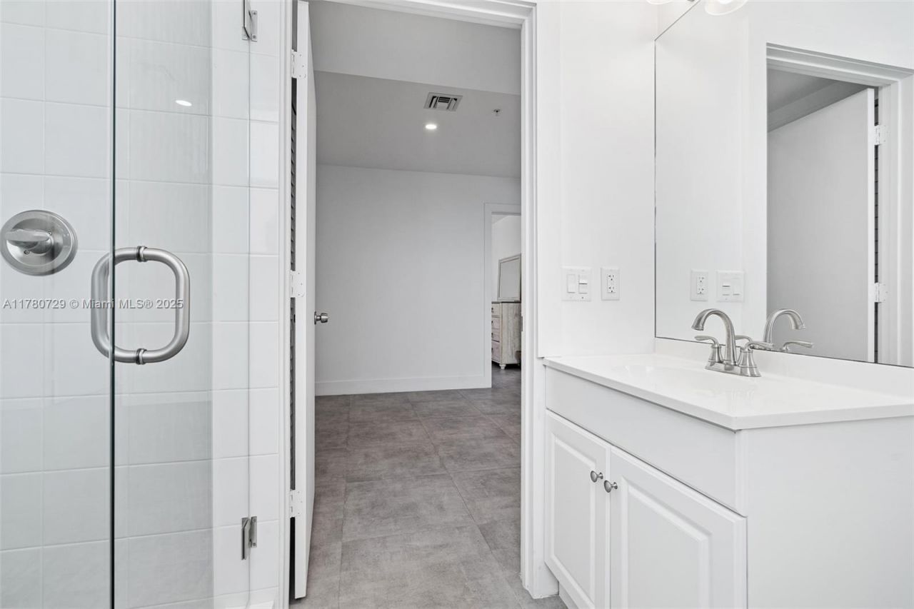 555 E Dania Beach Blvd, Unit 4, Dania Beach, FL 33004 Photo