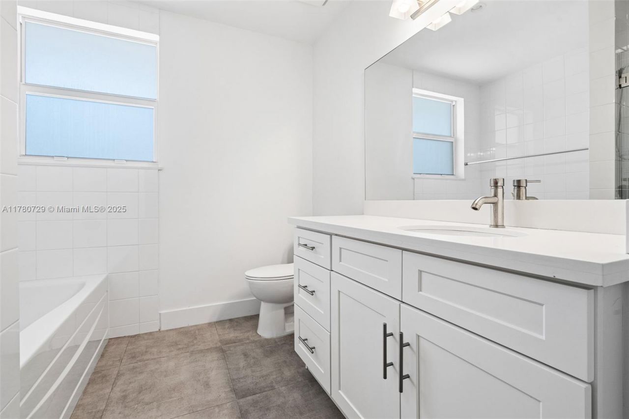 555 E Dania Beach Blvd, Unit 4, Dania Beach, FL 33004 Photo