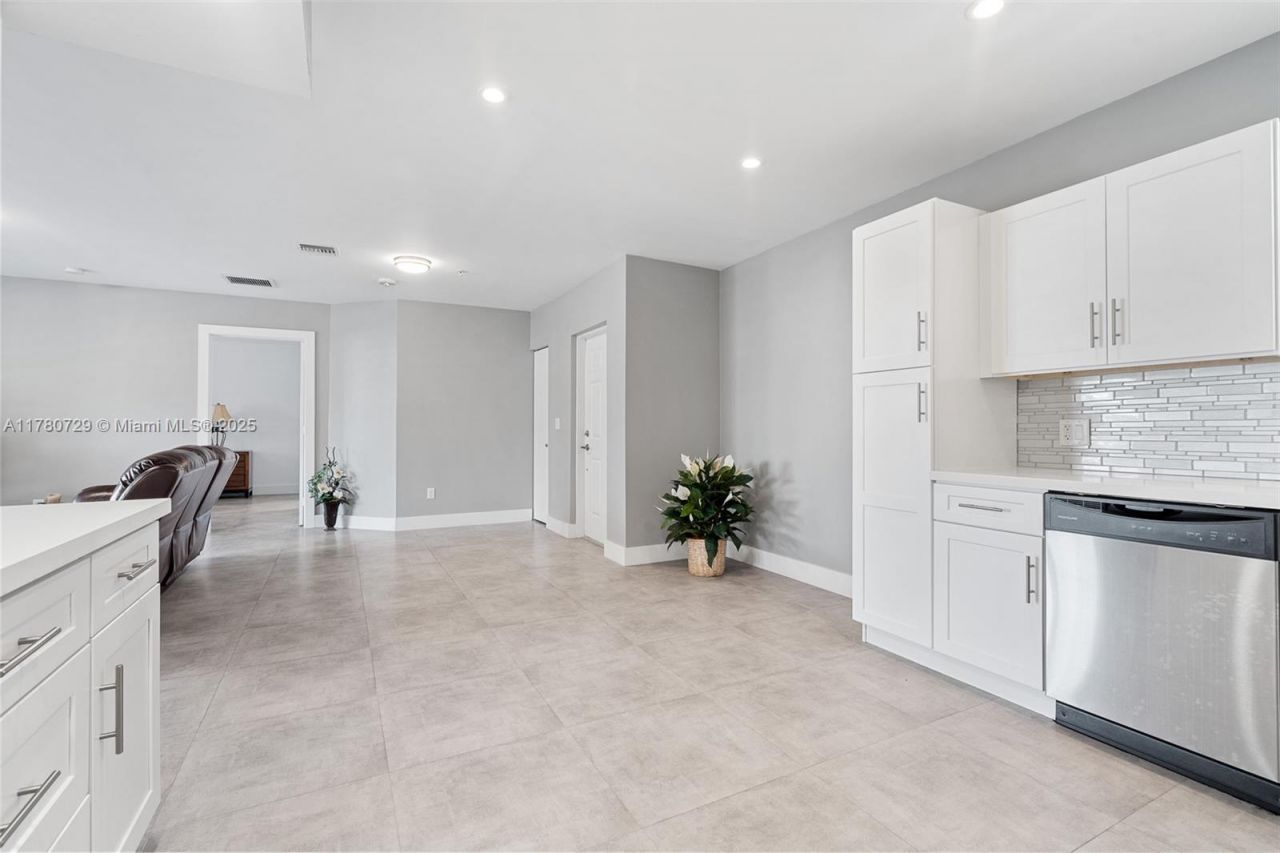555 E Dania Beach Blvd, Unit 4, Dania Beach, FL 33004 Photo