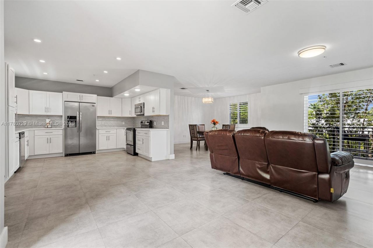 555 E Dania Beach Blvd, Unit 4, Dania Beach, FL 33004 Photo