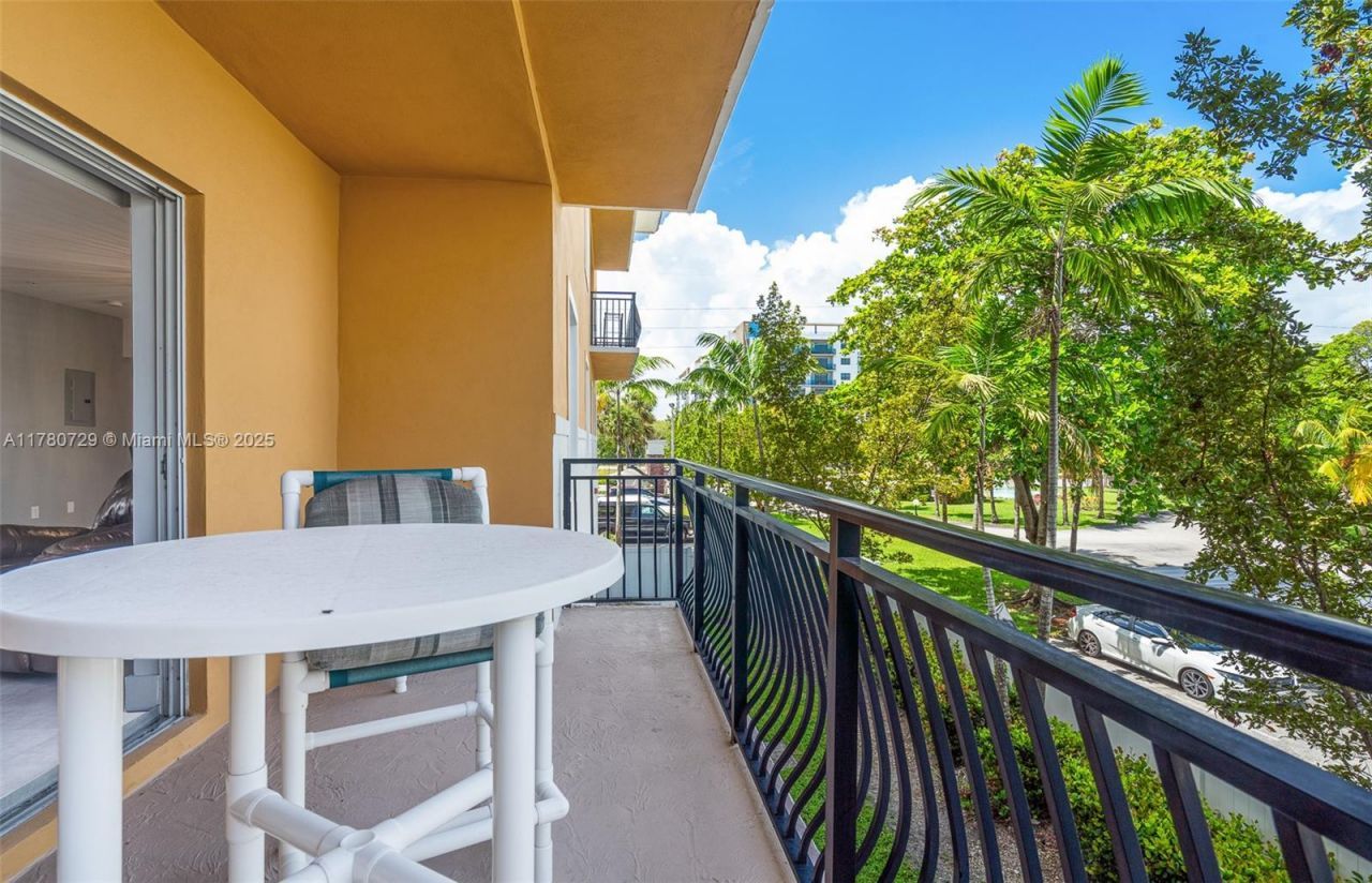 555 E Dania Beach Blvd, Unit 4, Dania Beach, FL 33004 Photo