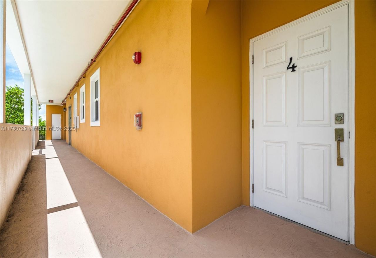 555 E Dania Beach Blvd, Unit 4, Dania Beach, FL 33004 Photo