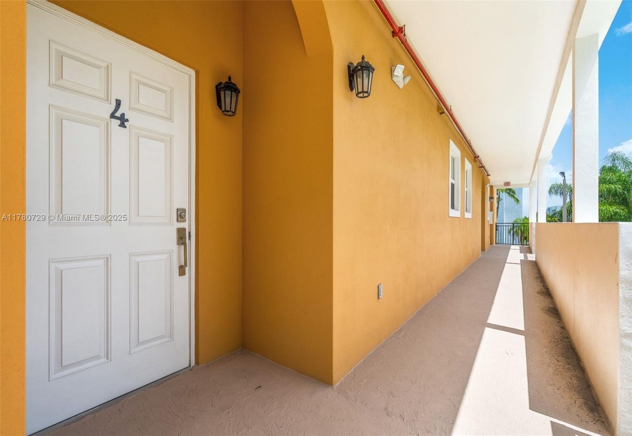 555 E Dania Beach Blvd, Unit 4, Dania Beach, FL 33004 Photo