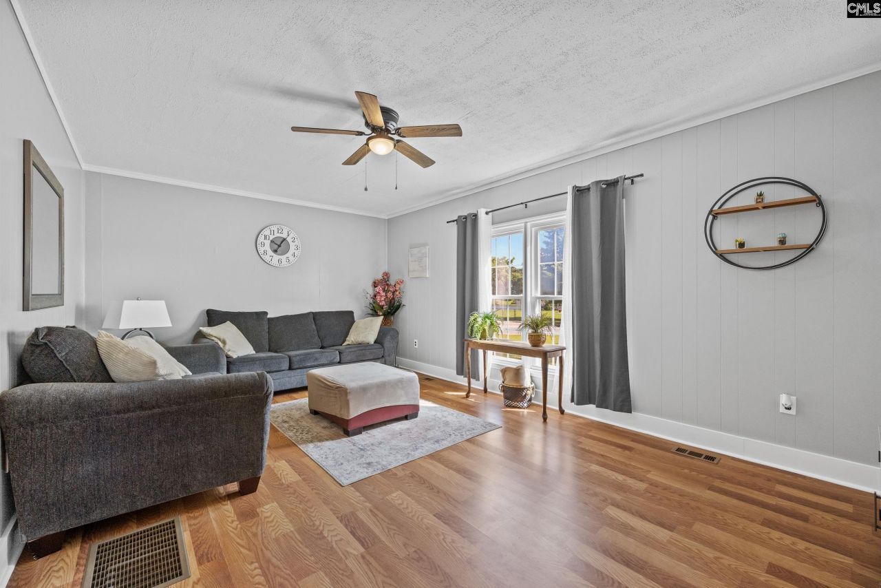 1386 Hobbs Drive Photo 9