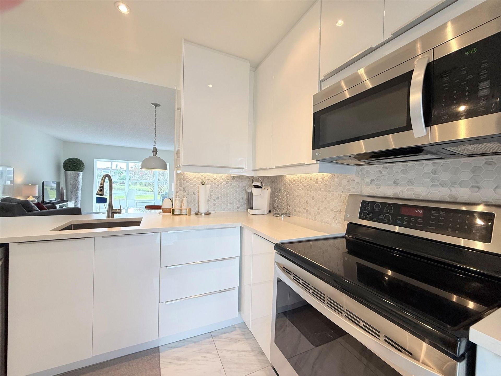 4706 NW 36th Street, Unit 412-S, Lauderdale Lakes, FL 33319 Photo