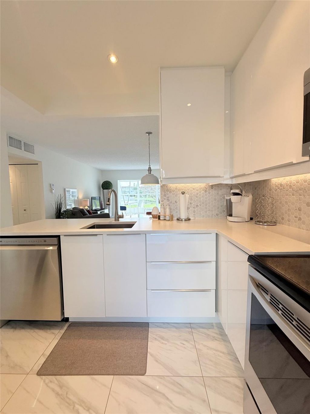 4706 NW 36th Street, Unit 412-S, Lauderdale Lakes, FL 33319 Photo