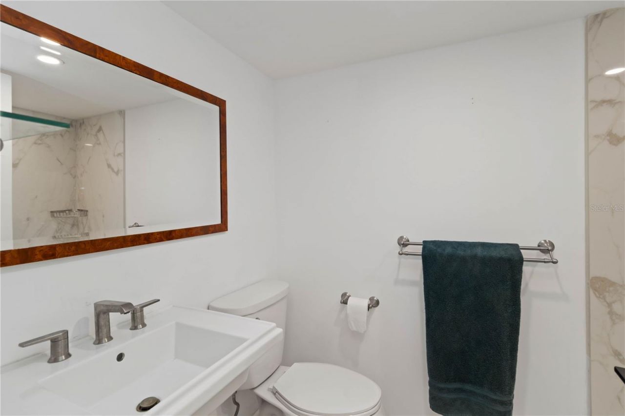 33 S Gulfstream Avenue, Unit 905, Sarasota, FL 34236 Photo