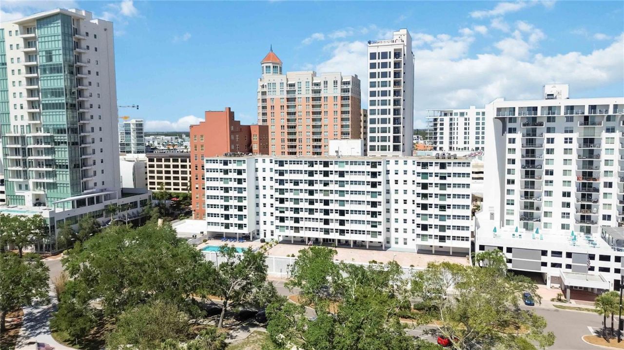 33 S Gulfstream Avenue, Unit 905, Sarasota, FL 34236 Photo