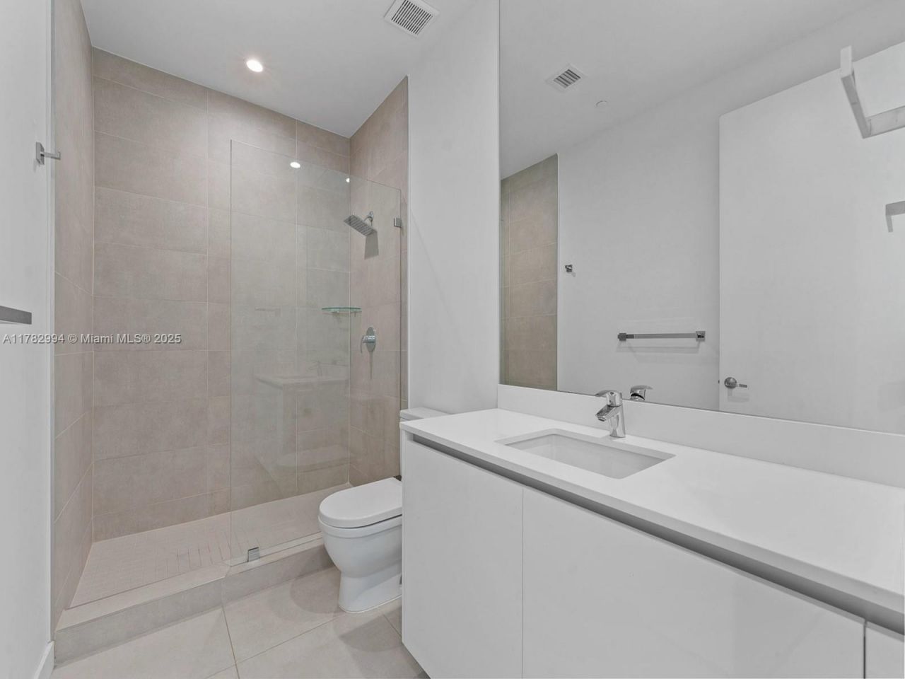 529 SW 11th St, Unit 303, Miami, FL 33129 Photo